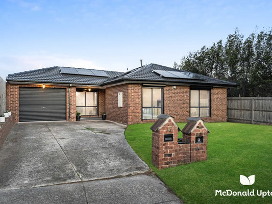 17 Molineux Way, Roxburgh Park, Vic 3064